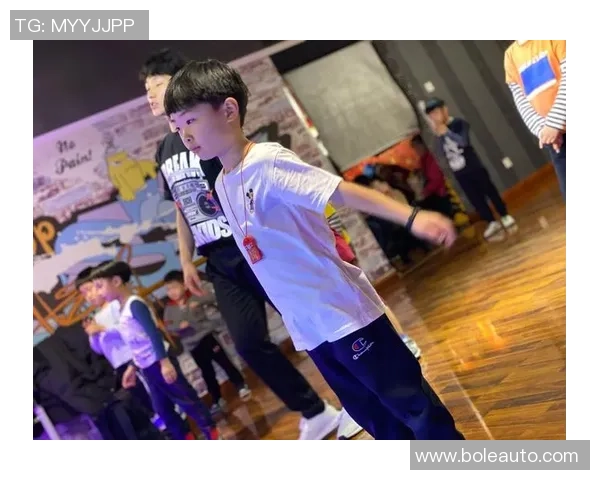 最新街舞灵活性TOP10：广州街舞队领跑